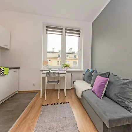 Rent - Ul. Smidowicza 63 Δωμάτια σε οικογενειακή κατοικία *